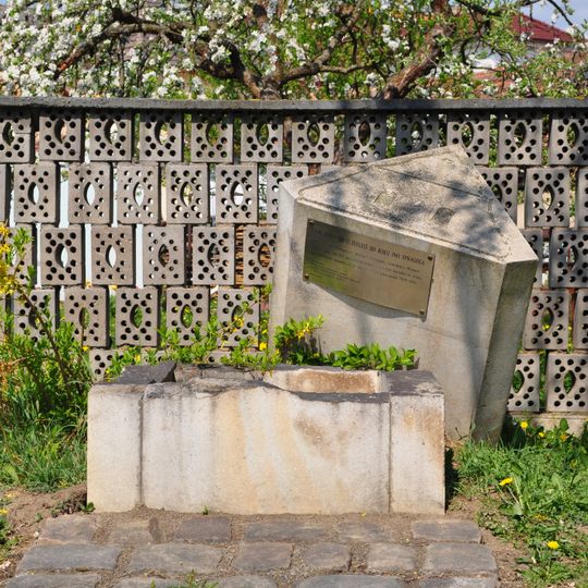 Památník bývalé synagogy ve Spáleném Poříčí