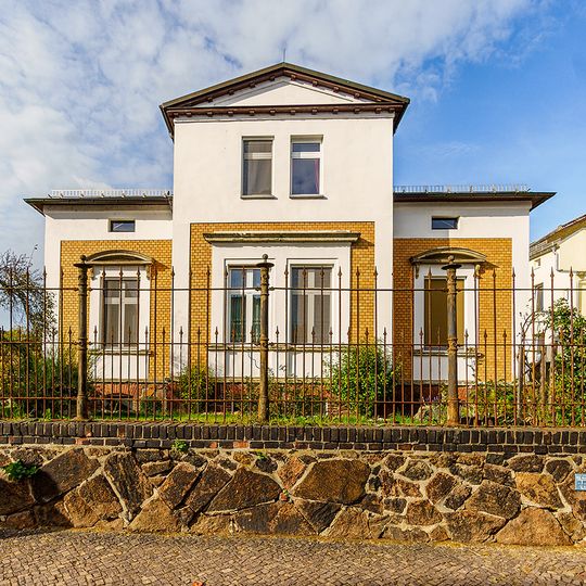 August-Bebel-Straße 1