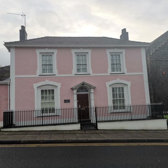 Ynys House North Road
