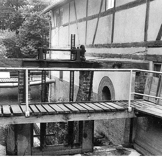 Wasserradkammer der früheren Schneidemühle, mit Einlaufschützen Neudorfer Straße 8