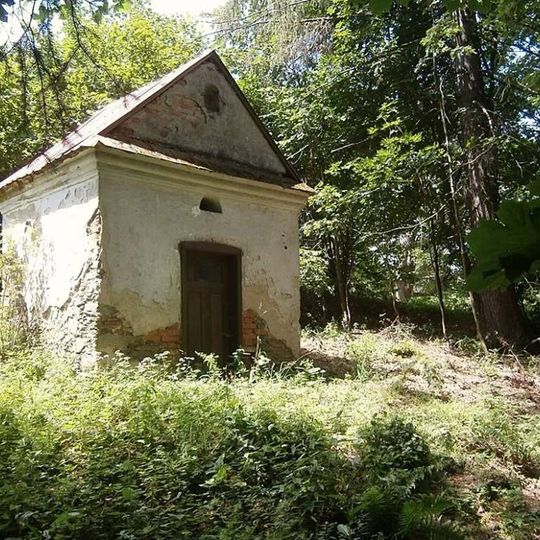 Kaplička u lesa v Horních Heřmanicích