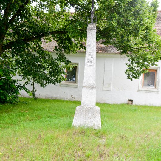 Wayside cross in Maňovice