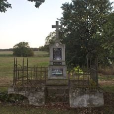 Kříž východně od Borovan u rozcestí