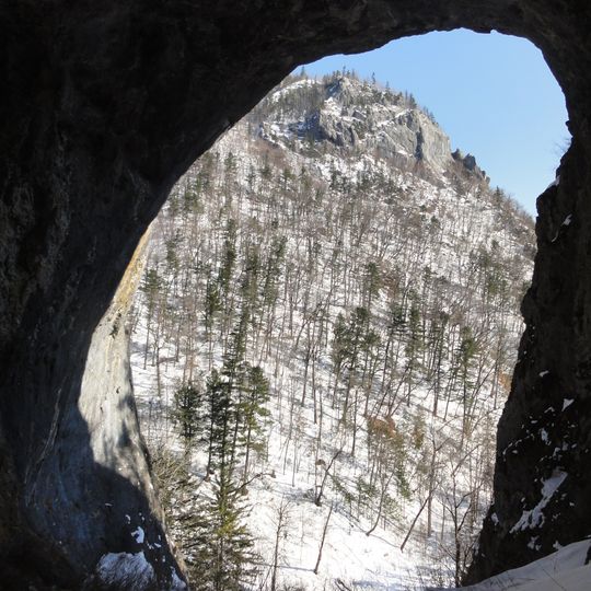 Chertovy Vorota Cave