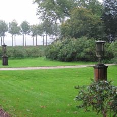 Twee vazen in de boulingrins in het zuidelijke parkdeel