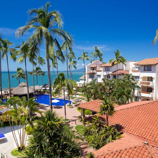 Plaza Pelicanos Grand Beach Resort