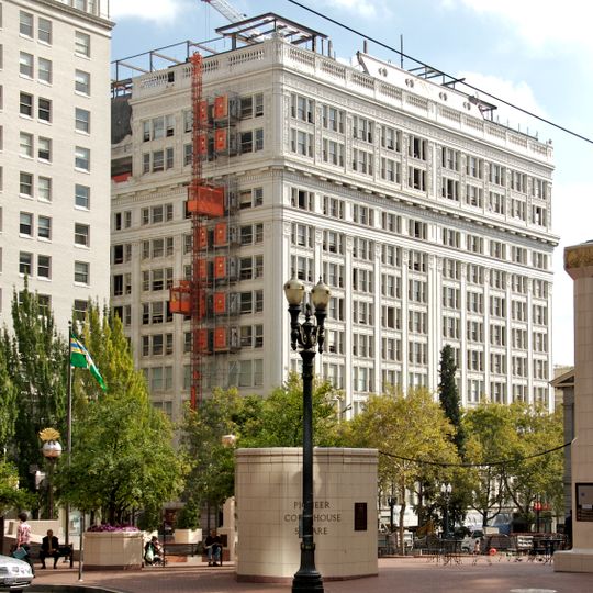 Meier & Frank building
