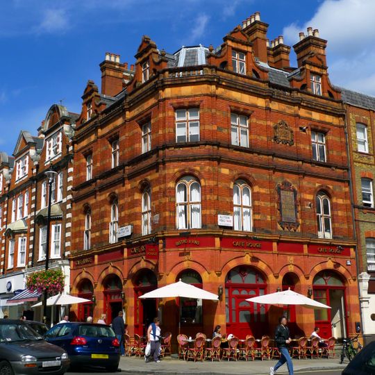 Isaac Newton Public House