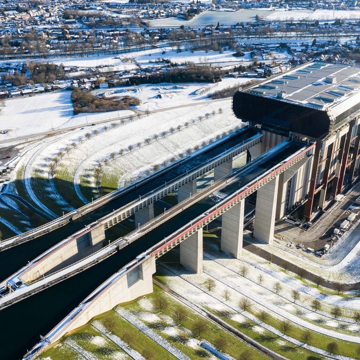 Strépy-Thieu boat lift