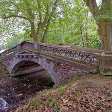 Most v zámeckém parku Kačina