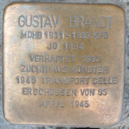 Stolperstein en memoria de Gustav Brandt