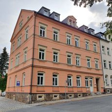 Mietshaus in Ecklage und in halboffener Bebauung Marienstraße 4