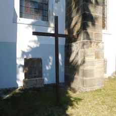Kříž u kostela svatého Gotharda v Českém Brodu