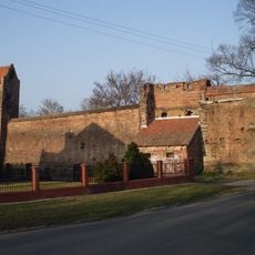 Pozostałości murów obronnych w Chojnie