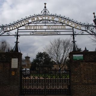 Bakers Almshouses Railings And Gates