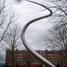 La inocencia, Lo inesperado (escultura)