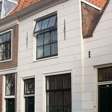 West 42, Hoorn