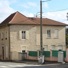 Former town hall of Proulieu