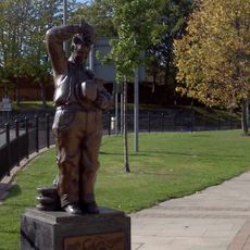 Stan Laurel Statue