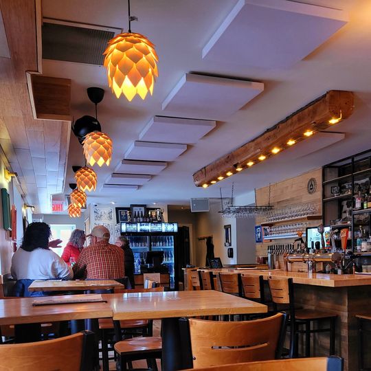 Noire et Blanche - Microbrasserie / Restaurant