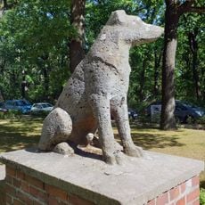 Dog figure east of the path Im Eichengrund