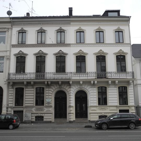 Friedrich-Ebert-Straße 117/117 a