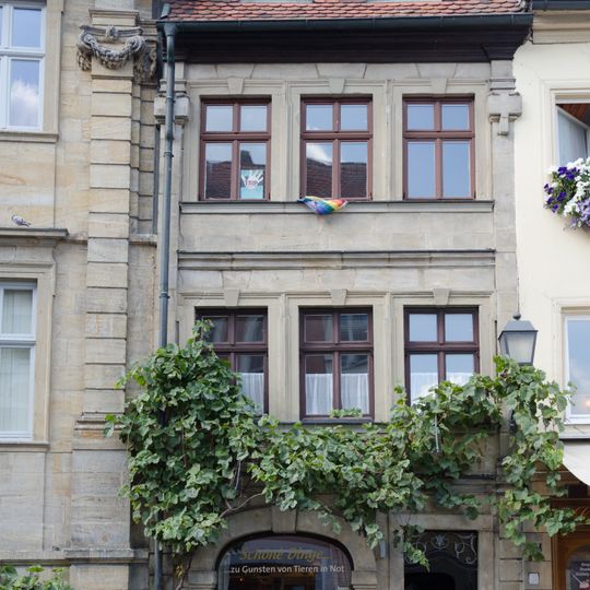 Haus zum Rebstock, ehemaliges Bürgerhaus, heute Wohn- und Geschäftshaus