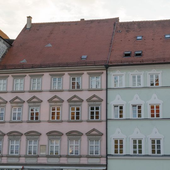 Wohn- und Geschäftshaus