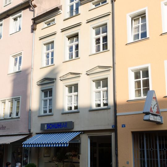 Wohn- und Geschäftshaus