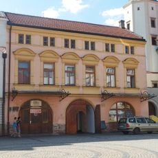 Pernštejnské náměstí 737