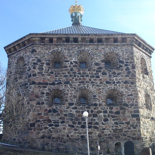 Fortin à la couronne