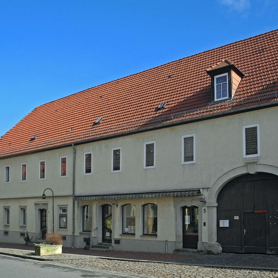 Ackerbürgerhaus in geschlossener Bebauung Freiberger Straße 5