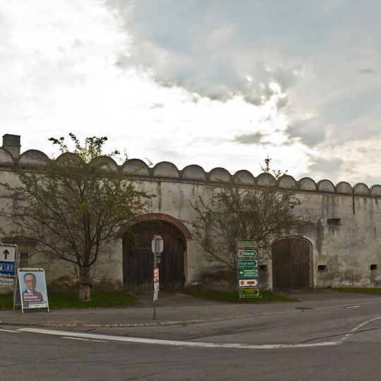 Meierhof mit Umfassungsmauer