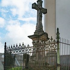 Kříž u kostela svatého Mikuláše v Nové Pace