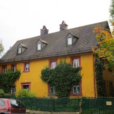 Wohnhaus mit Garten und Hinterhaus Carl-Hertel-Straße 17