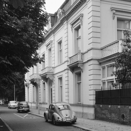 Woonhuis van harmonische architectuur