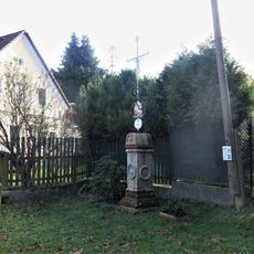 Kříž u domu 71 ve Studeném