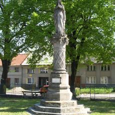 Sloup se sochou Panny Marie