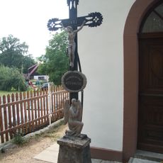 Kříž u kaple sv. Antonína Paduánského v Lipničce