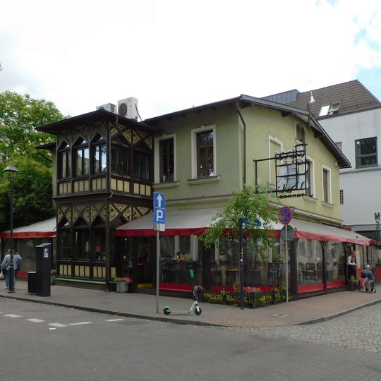 Budynek przy ulicy Pułaskiego 15