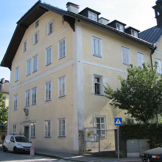 Spital/Ambulatorium, ehem. St. Anna-Spital und Torbogen