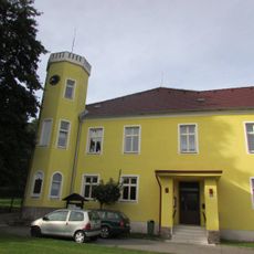 Pamětní deska legionářům na zámku v Popelíně