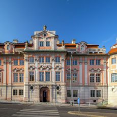 Faust House