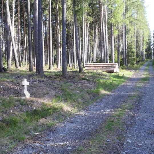 Smírčí kříž u Tlucné