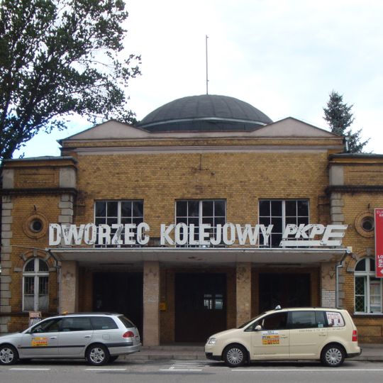 Dworzec kolejowy Nowy