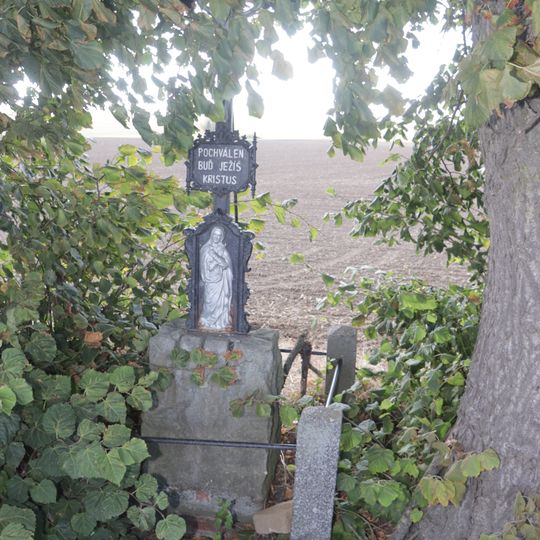 Kříž u silnice 360 u Výčap