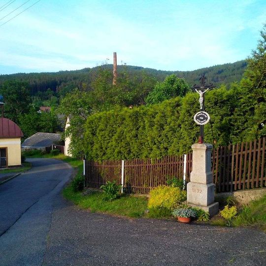 Kříž u kaple v Čenkově