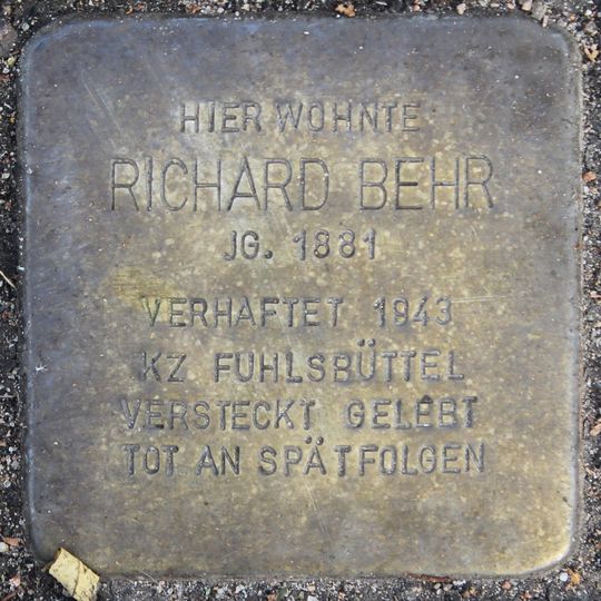 Stolperstein en memoria de Richard Behr