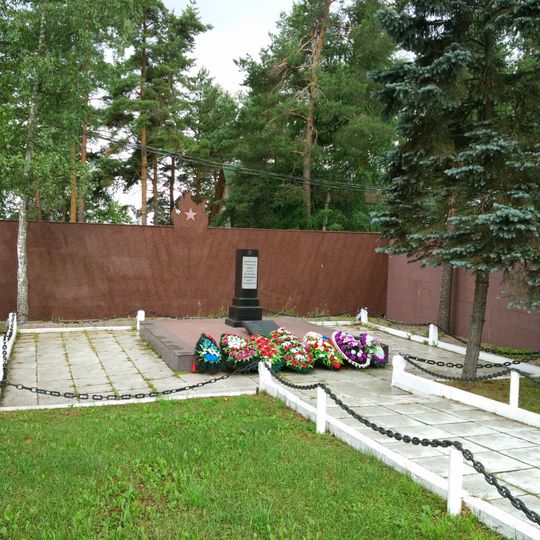 Братская могила советских воинов, погибших в годы советско-финляндской и Великой Отечественной войн