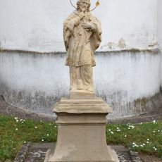 Socha svatého Jana Nepomuckého v Prosiměřicích u kostela svatého Jiljí